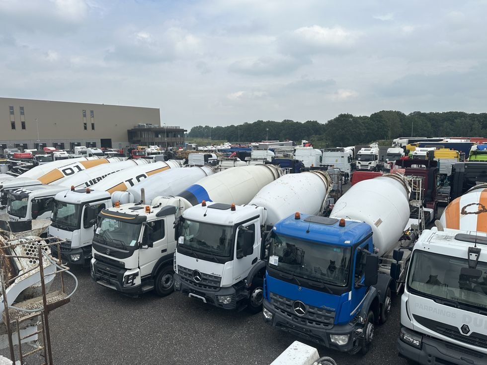 Mercedes-Benz Actros concrete pump traded by Kovinta